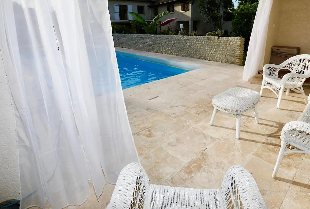 Appartement Le Domaine Loft - Piscine - Jacuzzi - Parc à Tullins