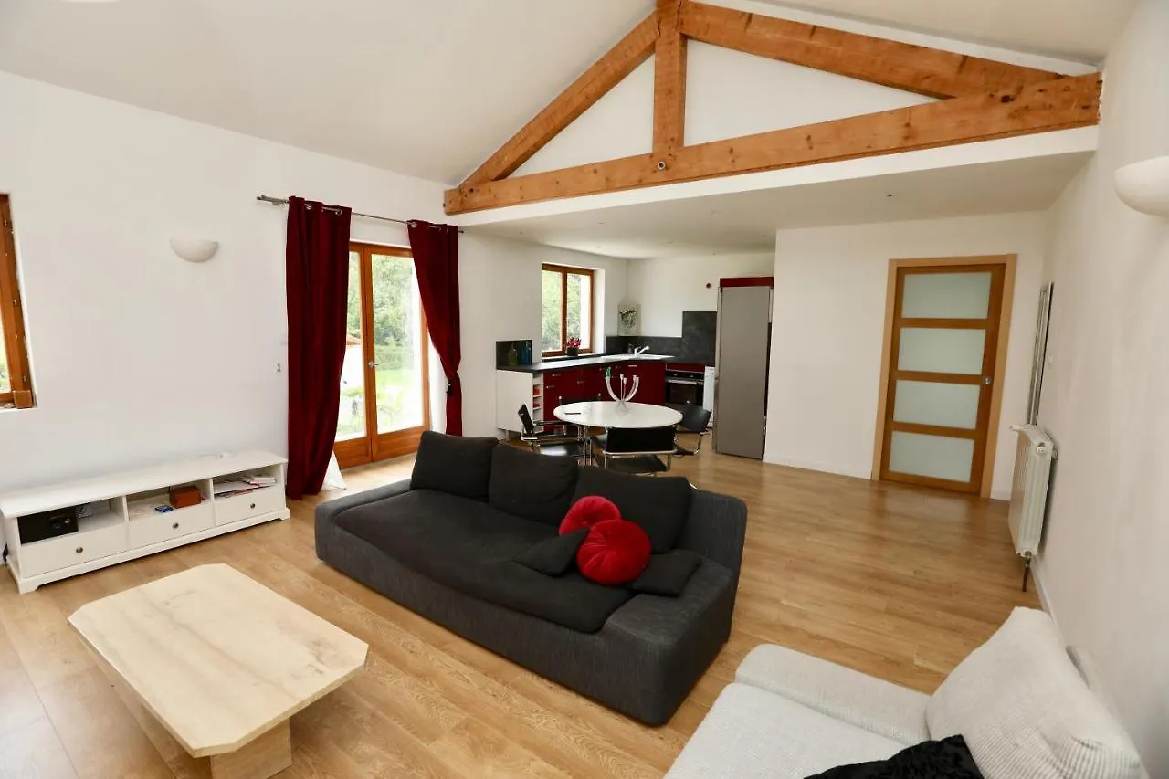 Appartement Le Domaine Loft - Piscine - Jacuzzi - Parc à Tullins